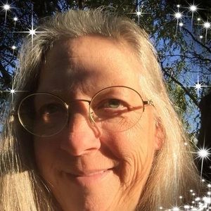 Meet your Posher, Debi